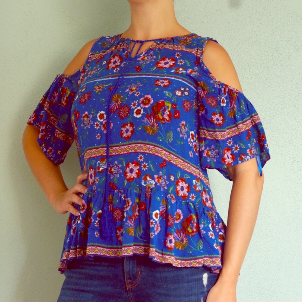 Flowy cold shoulder top